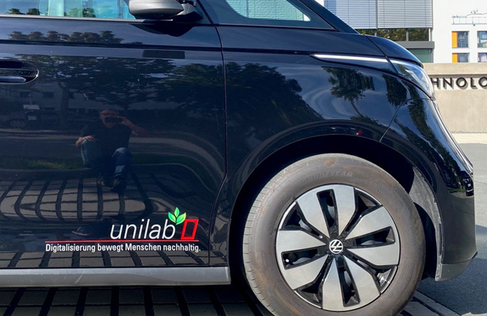 ID-Buzz-mit -unilab-beschriftung